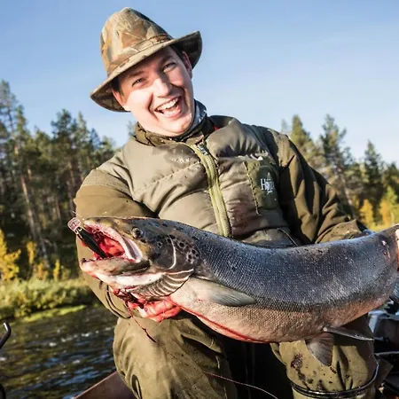 Luongasloma Nyaraló